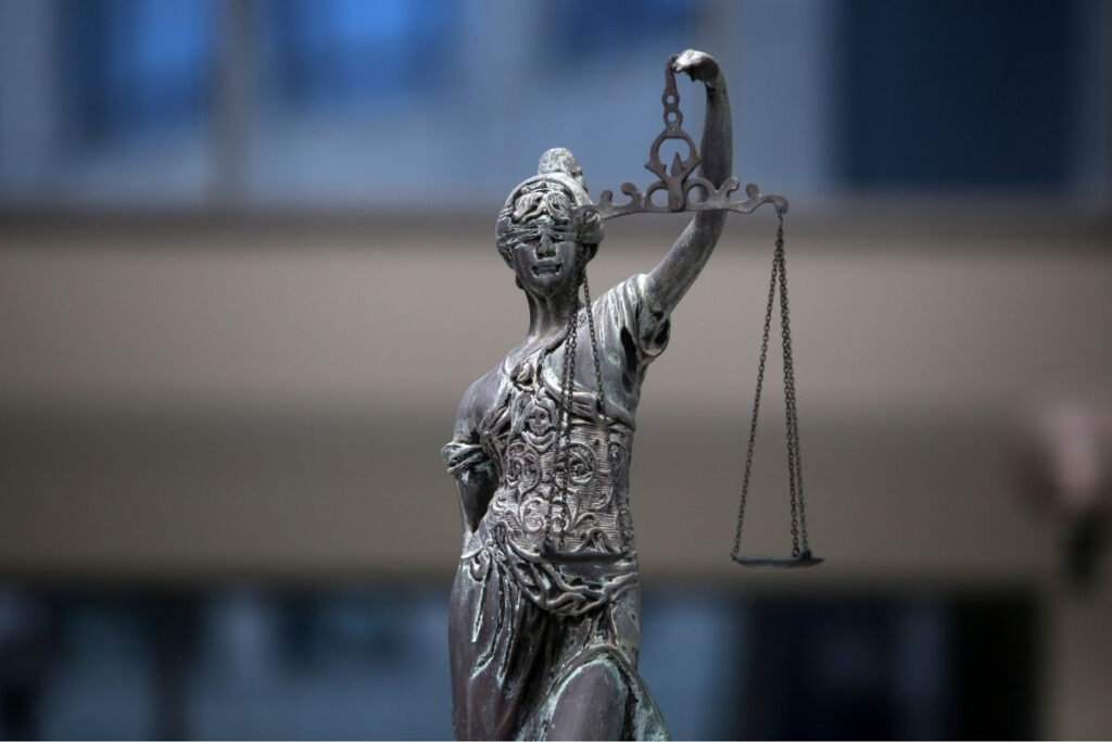 Δικηγόροι κατά δικαστών, για τις μη αναβολές δικών, λόγω covid, στη Χαλκίδα