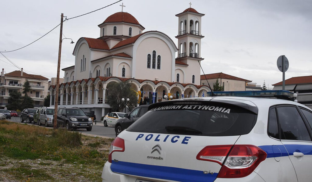 Υποχρεωτικό εμβολιασμό σε εκπαιδευτικούς, αστυνομία, στρατό και Εκκλησία προτείνει ο Τζανάκης