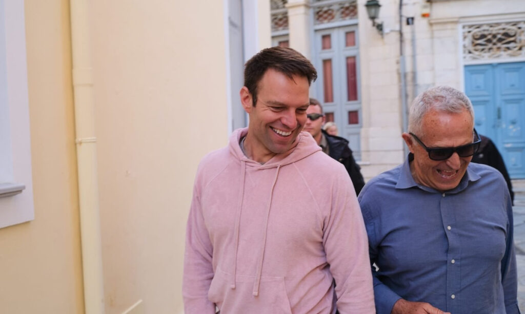Στέφανος Κασσελάκης: Συνεχίζει την περιοδεία του στα νησιά του Αιγαίου με τον Ευάγγελο Αποστολάκη (φωτό, βίντεο)