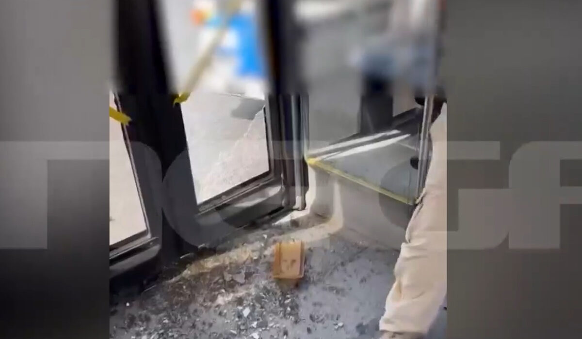 Οδηγοί λεωφορείου και τρόλεϊ τρακάρουν και πιάνονται στα χέρια: «Υπήρχε ένταση από πριν» (Βίντεο)