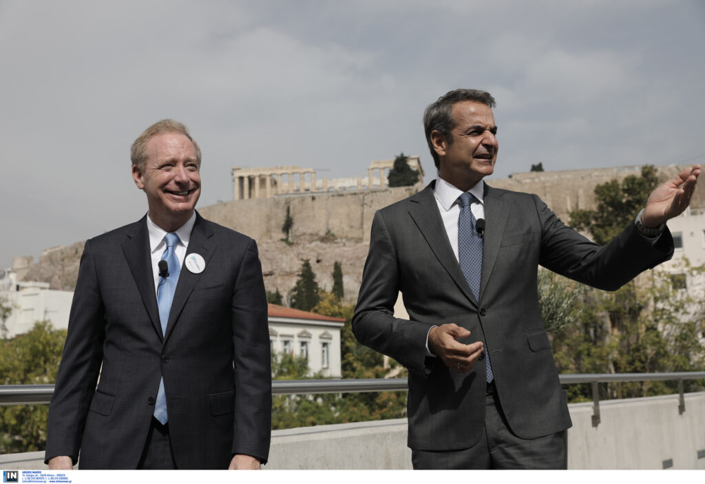 Μεγάλα λόγια, μικρά έργα για την επένδυση της Microsoft: 20 μήνες «φαγούρα» για ένα οικόπεδο