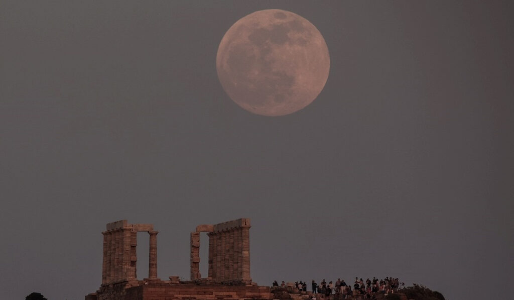 Πανσέληνος Ιουνίου 2022: Πότε θα δούμε το «Φεγγάρι της Φράουλας»