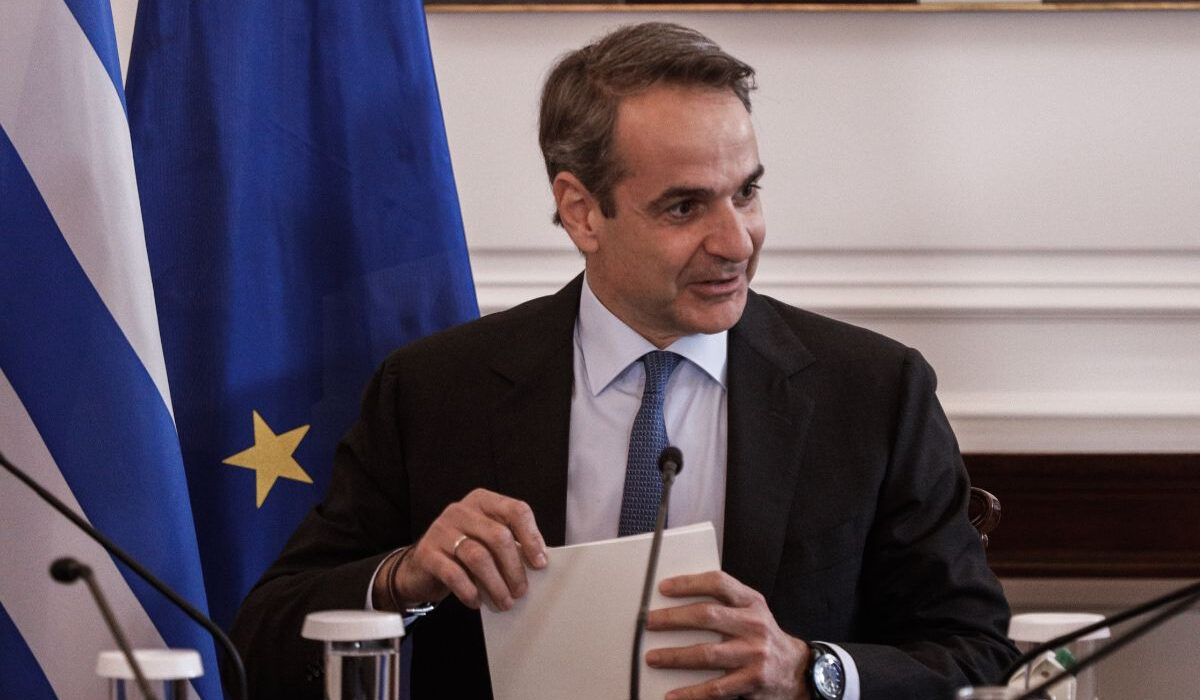 Ο Μητσοτάκης κόβει Καραμανλικούς – Σαμαρικούς από τα υπουργεία και φέρνει τα υπόλοιπα των Σημιτικών