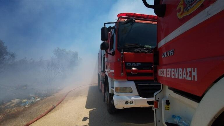 Φωτιά στο Ελληνικό, σε χώρο του παλιού αεροδρομίου
