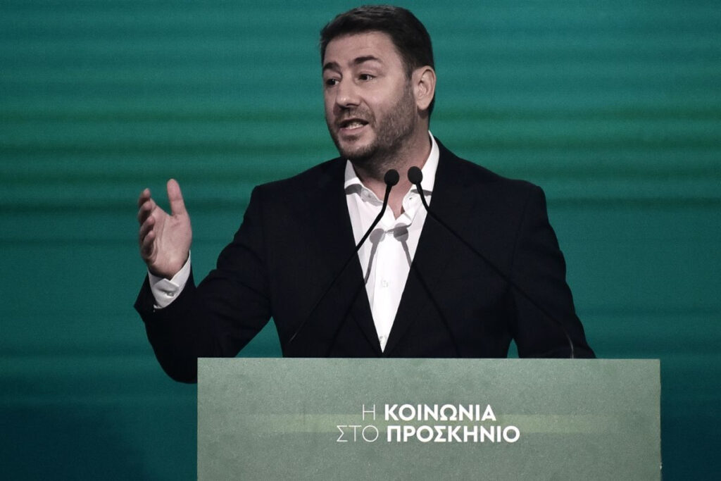 Κυβερνητικές διαρροές του… Δελφινάριου για την παρακολούθηση Ανδρουλάκη
