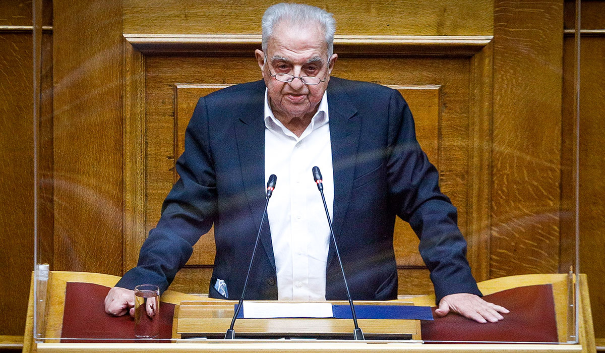 Φλαμπουράρης: Να αποσυρθούν οι «κατηγορίες κατά Βαξεβάνη και Παπαδάκου