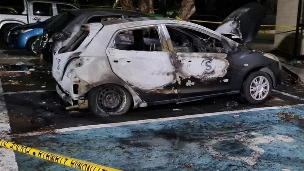 Κύπρος: Η στιγμή της εισβολής στον τηλεοπτικό σταθμό – «Δεχόμαστε επίθεση»