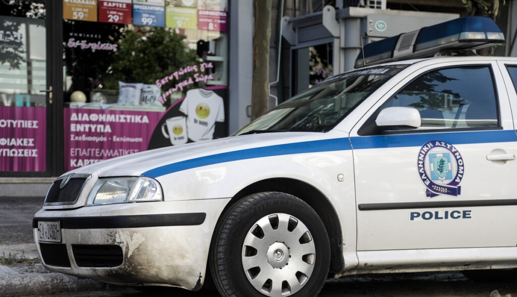 Δέκα συλλήψεις για αποστολή ψεύτικων μηνυμάτων επιστράτευσης