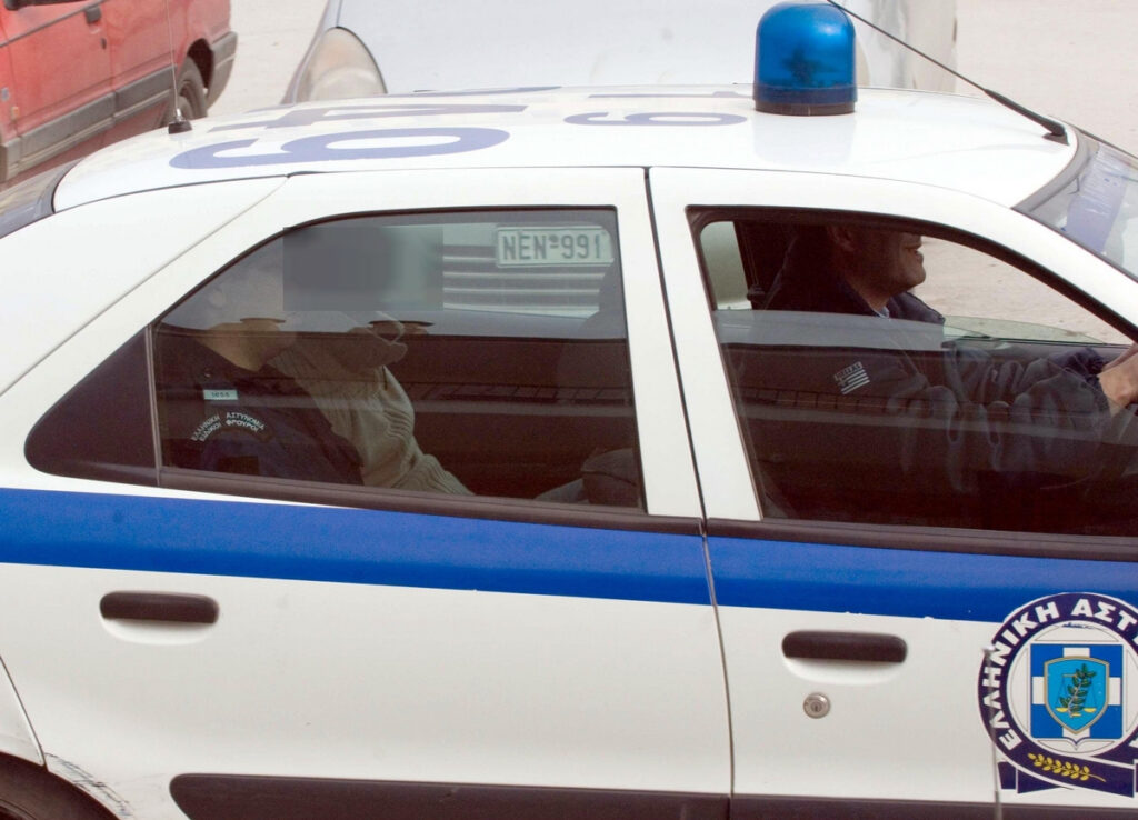 Θεσσαλονίκη: Στο αυτόφωρο πατέρας, αρνητής των μέτρων, που μήνυσε εκπαιδευτικούς