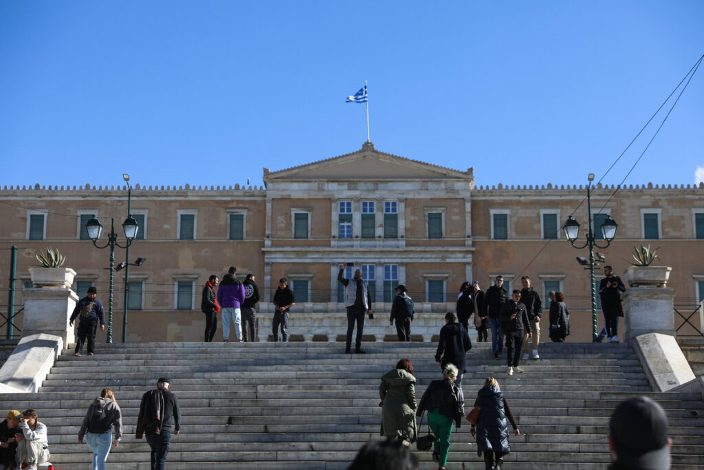 Τριετίες: Ποιοι τις χάνουν πριν τις πάρουν – Πρόβλεψη για νέο «πάγωμα» από 2027