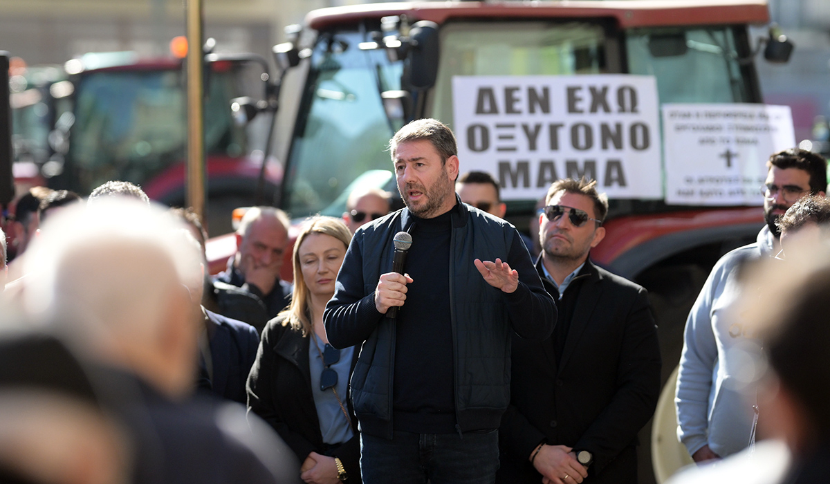 Συνάντηση Ανδρουλάκη με αγρότες στη Λιβαδειά: Οι προτάσεις μας βαπτίζονται από την κυβέρνηση «λαϊκισμός»