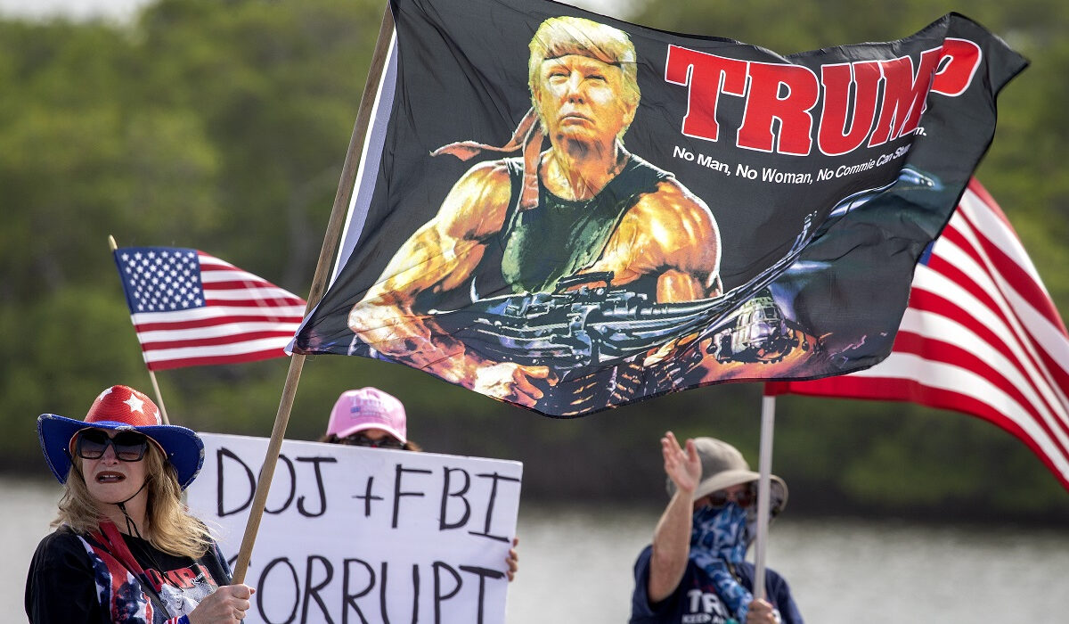 «Γκεστάπο του Τζο Μπάιντεν;»: Το κύρος του FBI και η έφοδος στην έπαυλη του Τραμπ