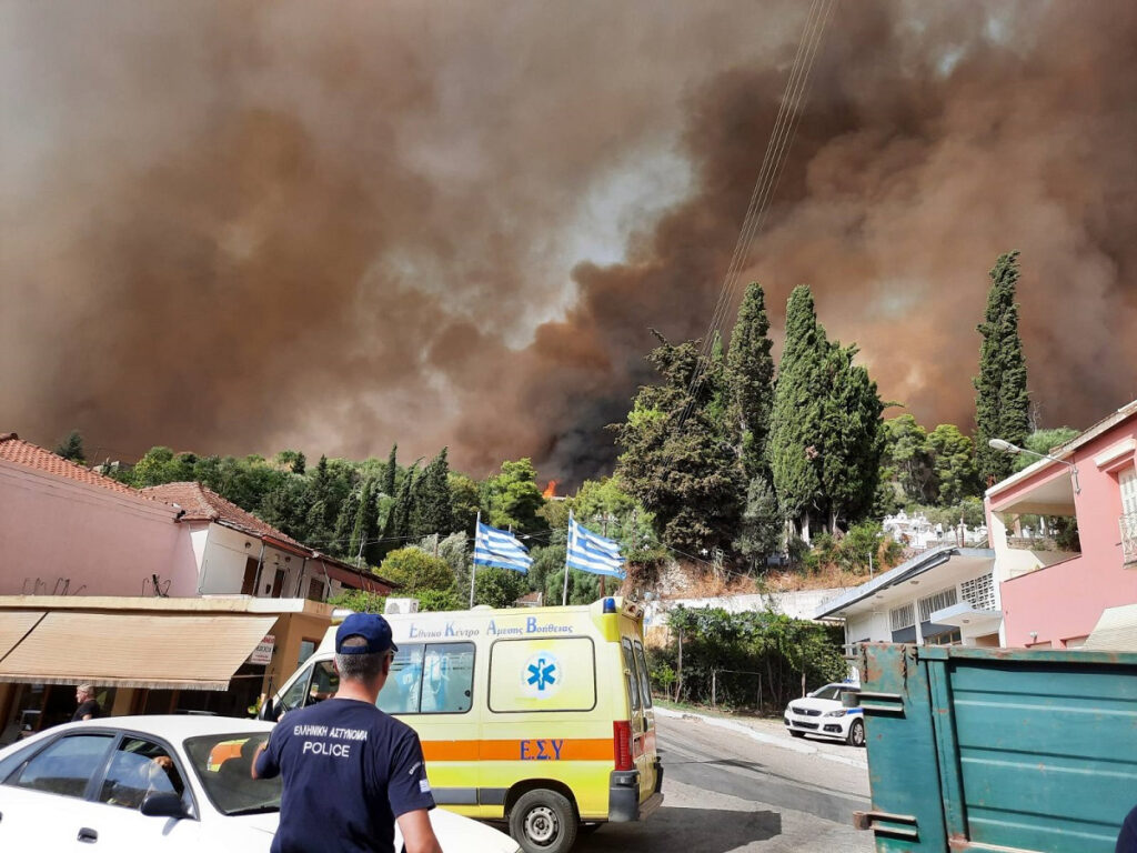 Πύρινη κόλαση στην Ηλεία: Ξέσπασαν ταυτόχρονα 7 φωτιές, οι 4 στην Αρχαία Ολυμπία (Φωτογραφίες – Βίντεο)