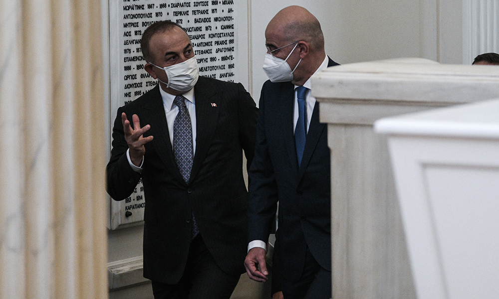 Δένδιας – Τσαβούσογλου: Τα είπαν για Εφές και Ευρωλίγκα
