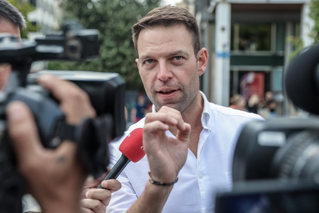 Κασσελάκης από Σπέτσες: Ο λαός είναι σοφός – Η κυβέρνηση φοβάται την δύναμή του (Βίντεο)