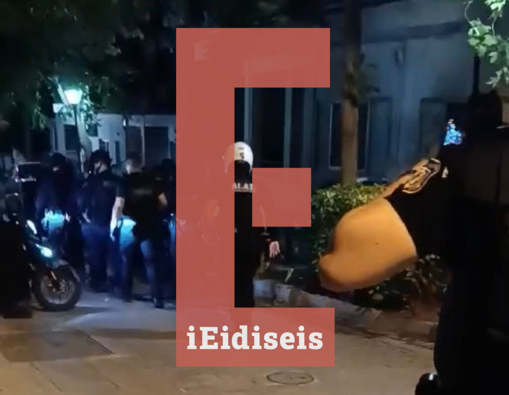 Χαλάνδρι: Εικόνες από την επίθεση σε αστυνομικούς σε καταυλισμό Ρομά – Τους πήραν το περιπολικό