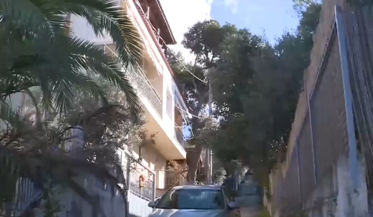 «Με κλείδωνε στην ντουλάπα, τώρα νοιώθω ανακούφιση» – Η απολογία του 16χρονου πατροκτόνου στα Καλύβια