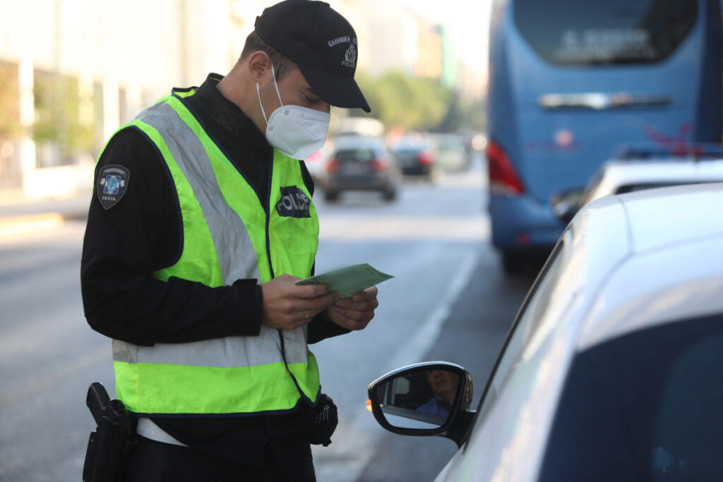 Πάνω από 17.000 κλήσεις «έκοψε» η Τροχαία – Για μέθη οι 379