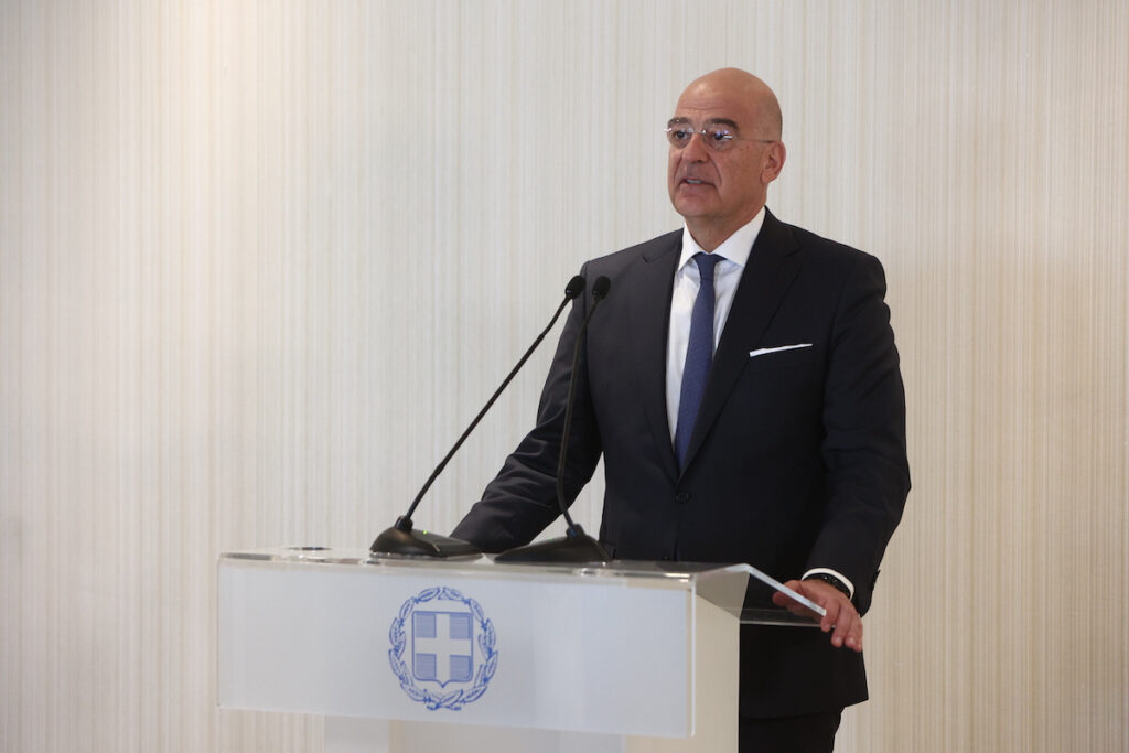Δένδιας: Αεροσκάφη της Πολεμικής Αεροπορίας στην Αίγυπτο για τον απεγκλωβισμό των Ελλήνων από το Σουδάν