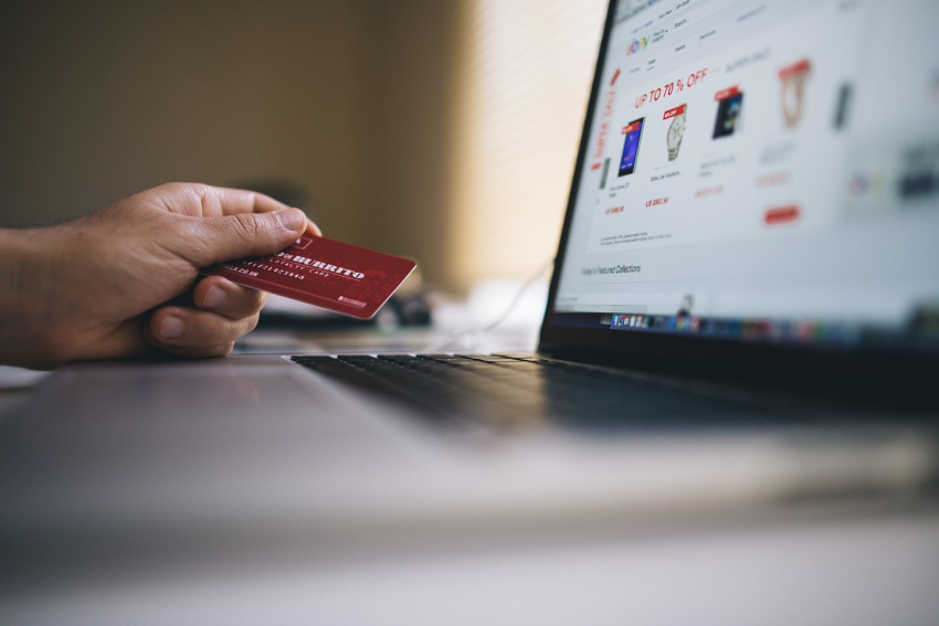 Το ΣΔΟΕ ανακάλυψε τεράστια απάτη: Τρία e-shop «εξαφάνισαν» 15 εκατ. ευρώ