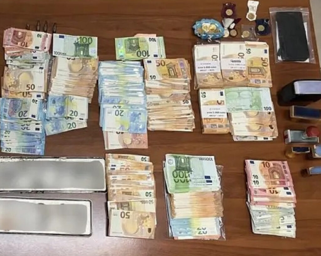 Έπιασαν στα πράσα υπαλλήλους της διεύθυνσης Μεταφορών – Μέχρι 1.000 ευρώ το «φακελάκι»