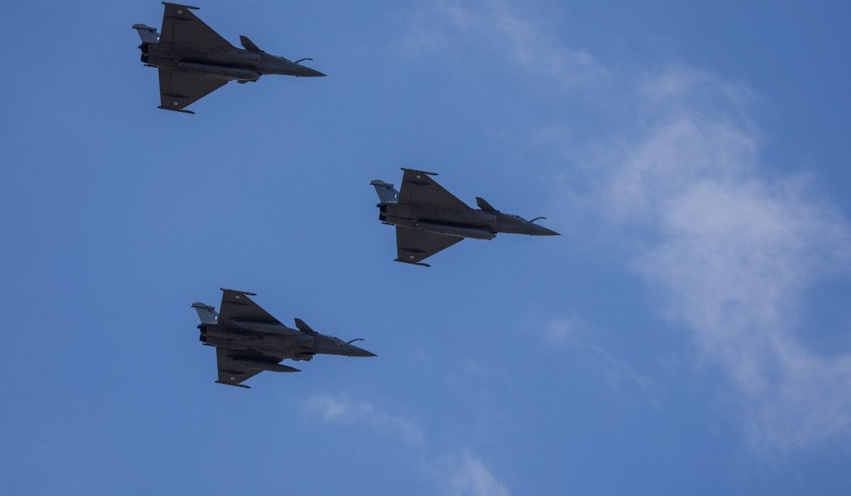 Η πτήση των Rafale πάνω από την Ακρόπολη