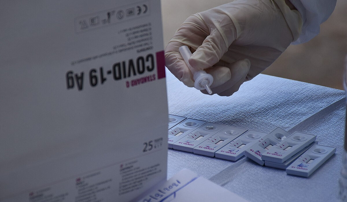 Ανατροπή στα δεδομένα για τις 5 μέρες καραντίνα: Πότε μεταδίδεται ο ιός