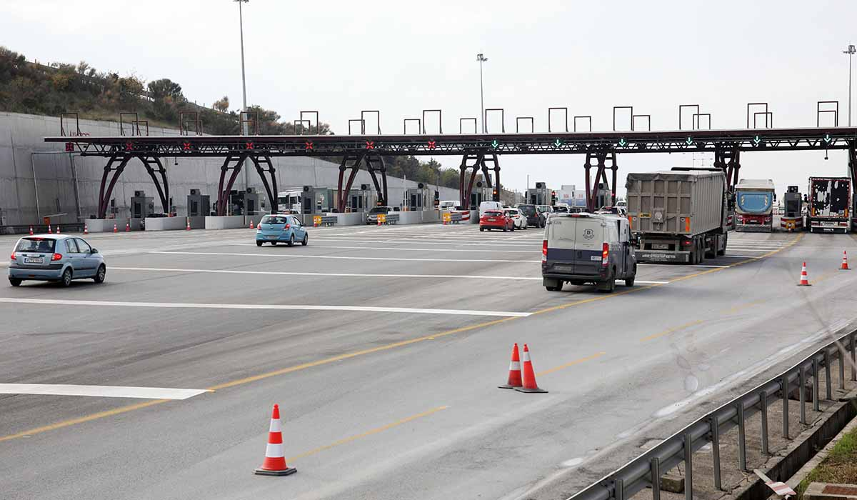 Καβάλα: Συνελήφθη οδηγός που μετέφερε 38 μετανάστες με κλειστό φορτηγάκι