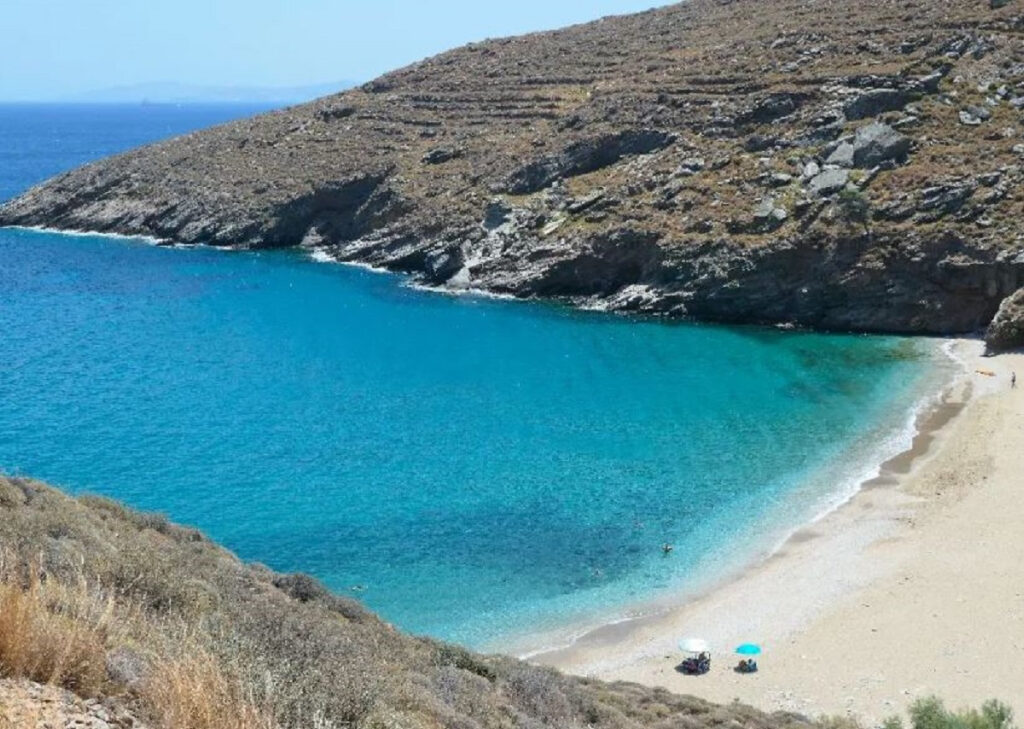 5 νησιά με φθηνά ακτοπλοϊκά εισιτήρια κοντά στην Αθήνα