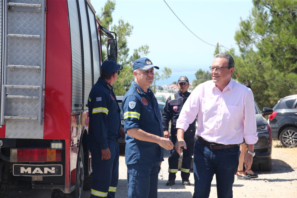 Σωκράτης Φάμελλος: «Ιδού η Ρόδος, κ. Μητσοτάκη» – Περιοδεία στις πυρόπληκτες περιοχές