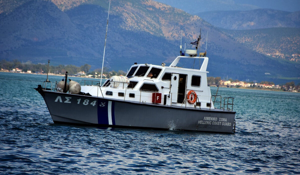 Σαλαμίνα: Γυναίκα εντοπίστηκε νεκρή σε παραλία