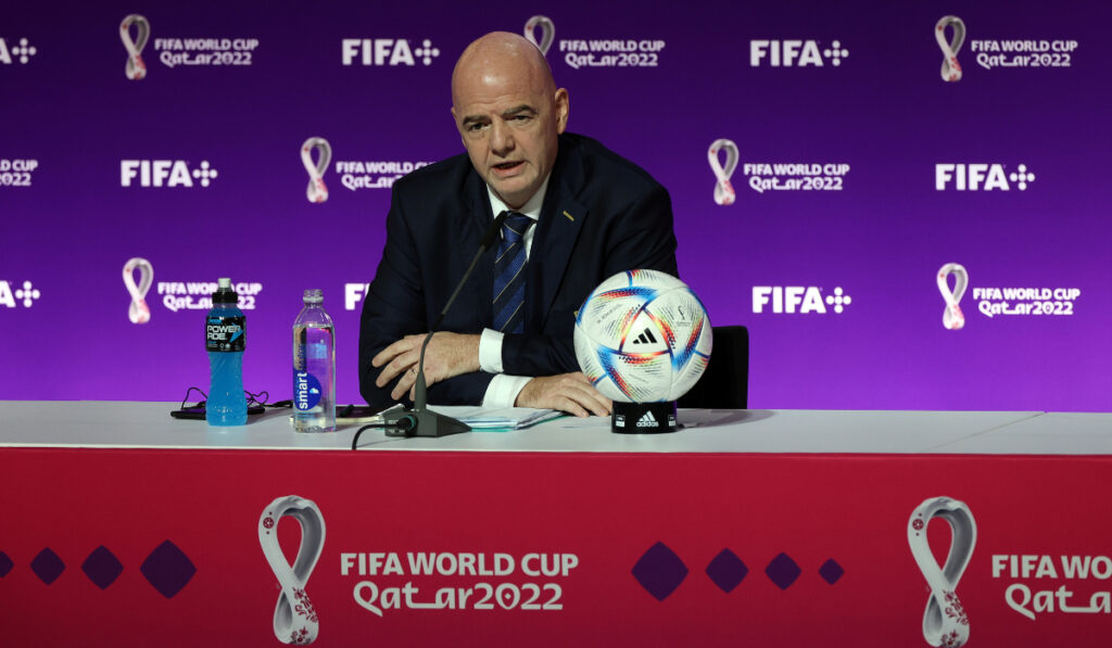 Μουντιάλ 2022: «Τα μαθήματα ηθικής είναι υποκρισία», λέει ο Ινφαντίνο – «Αισθάνομαι μετανάστης και ομοφυλόφιλος»