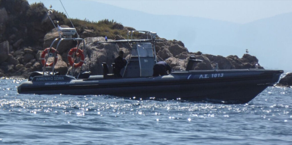 Σαλαμίνα: Έρευνες από το Λιμενικό για τον εντοπισμό 62χρονου που επιβαίνει σε φουσκωτό