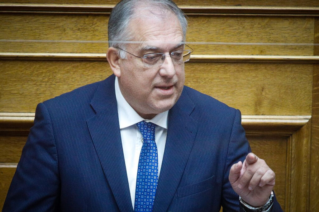 Η ενόχληση των «γαλάζιων» με τον Τάκη Θεοδωρικάκο