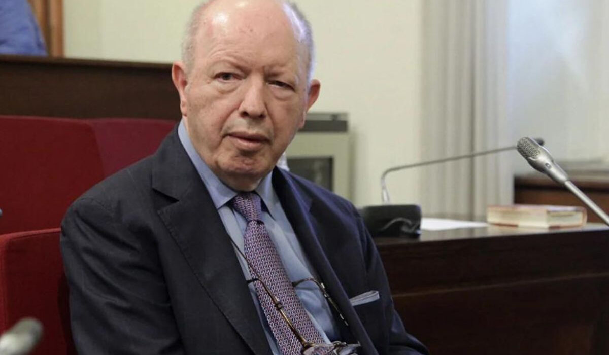 Πέθανε ο εκδότης και δημοσιογράφος Σταύρος Ψυχάρης – Σε ηλικία 77 ετών