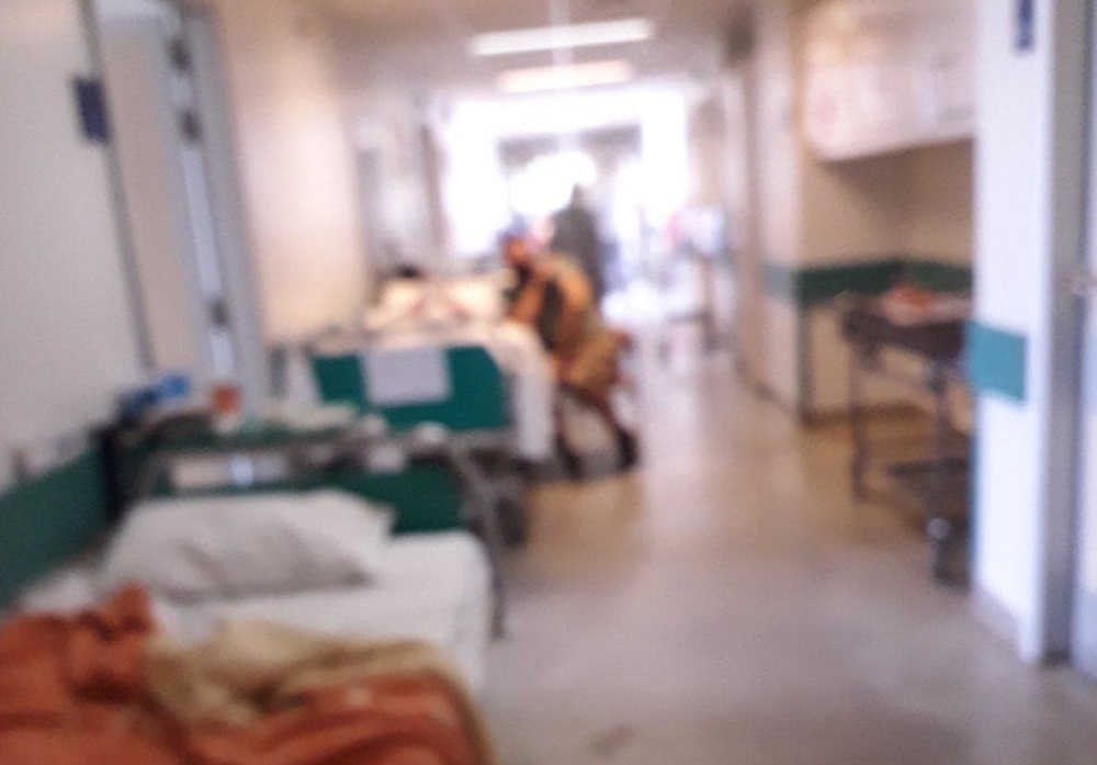 Στους 15 οι διασωληνωμένοι εκτός ΜΕΘ στην Αττική – Πληθαίνουν τα ράντζα στα νοσοκομεία