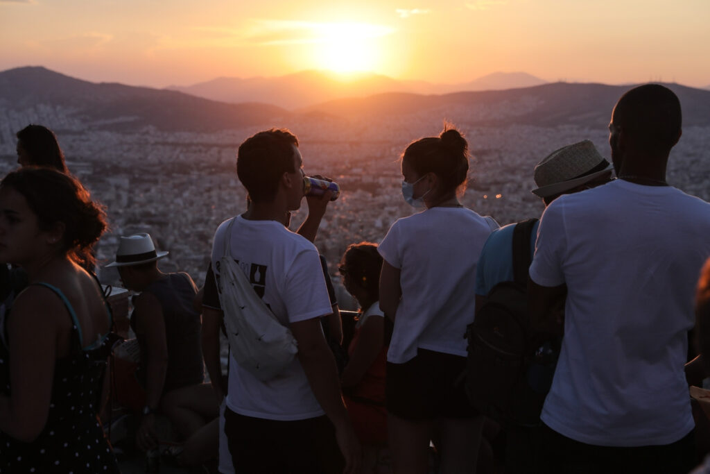 Πού εντοπίστηκαν τα 3.769 κρούσματα σήμερα: 2.434 στην Αττική – Όλες οι περιοχές