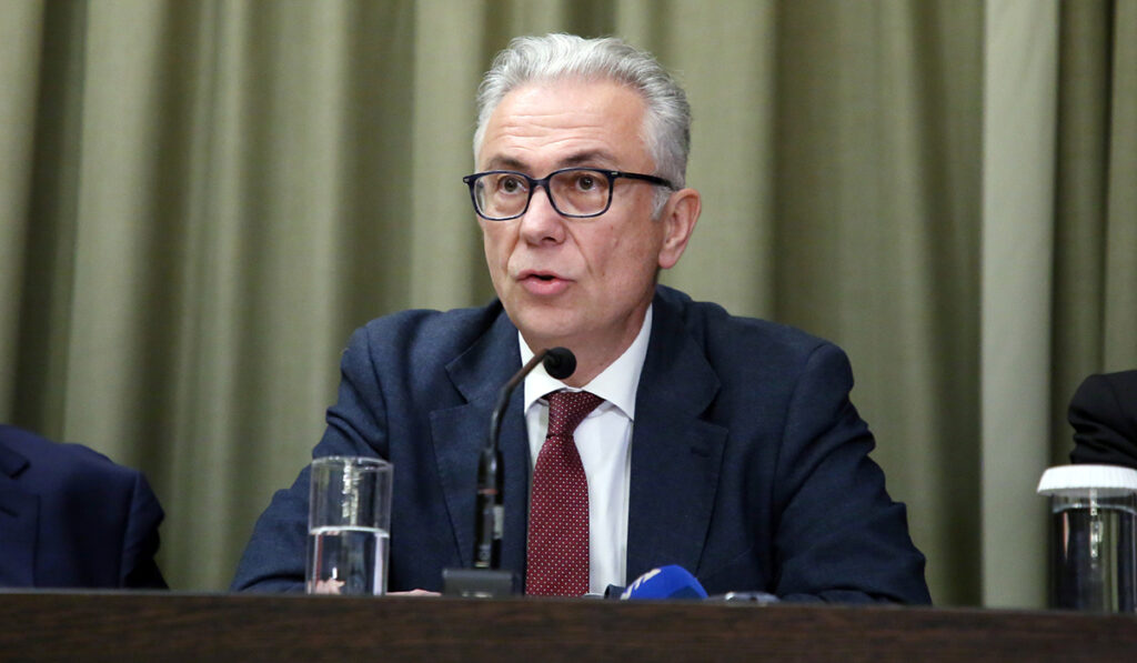 Θόδωρος Ρουσόπουλος: Καρφιά