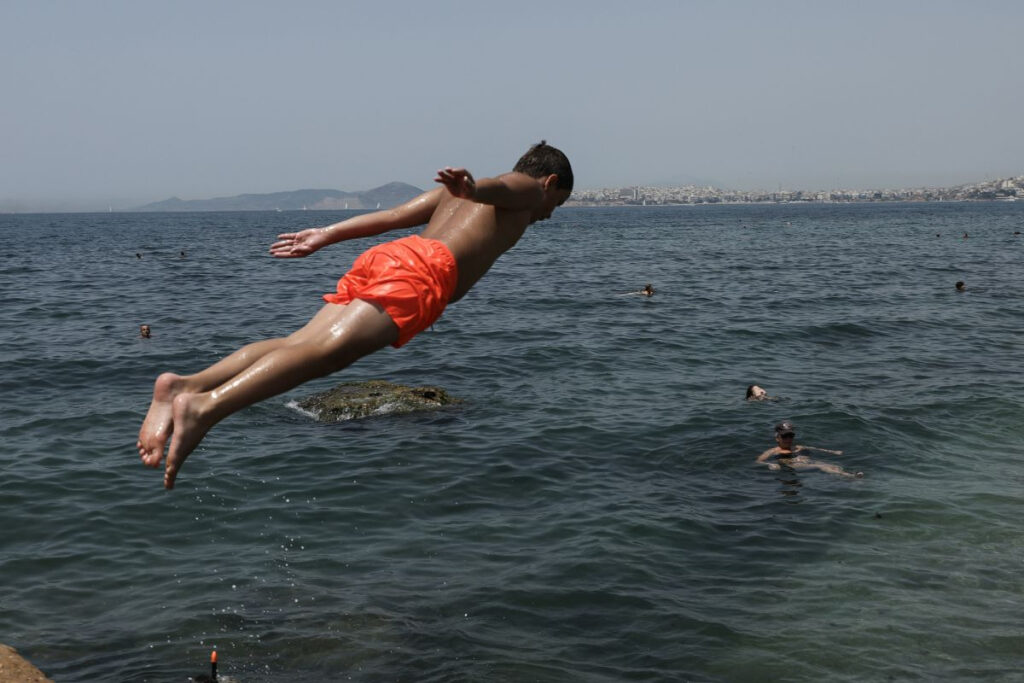 Έρχεται καύσωνας στην Ελλάδα – 5 μέρες με 44άρια
