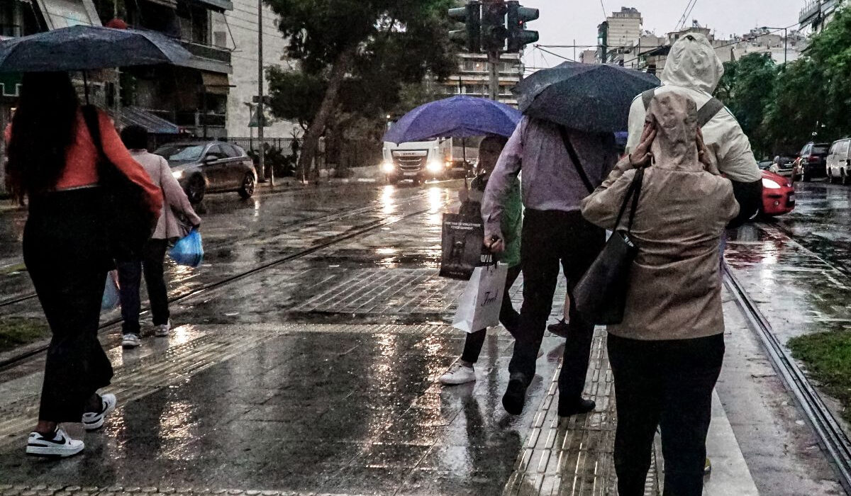 Δεν τελειώνει η κακοκαιρία: Ανατροπή από την ΕΜΥ – Live η πορεία των καταιγίδων
