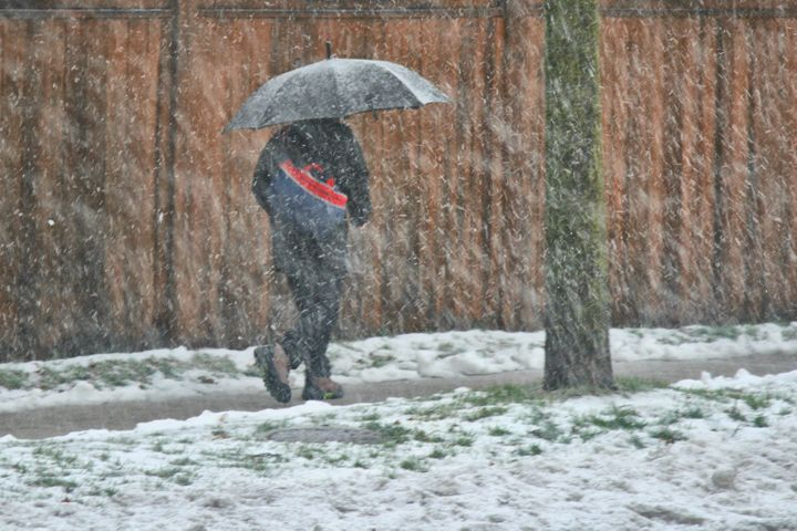 Η Βόρεια Αμερική παγώνει και η Ευρώπη σημειώνει ρεκόρ υψηλών θερμοκρασιών