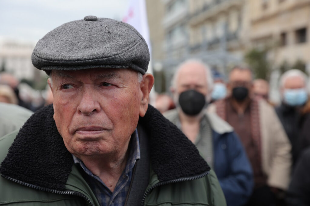 Απογευματινά χειρουργεία και συμμετοχή στα φάρμακα «σπάνε» τα συμβόλαια Υγείας ασφαλισμένων – Δημοσίου