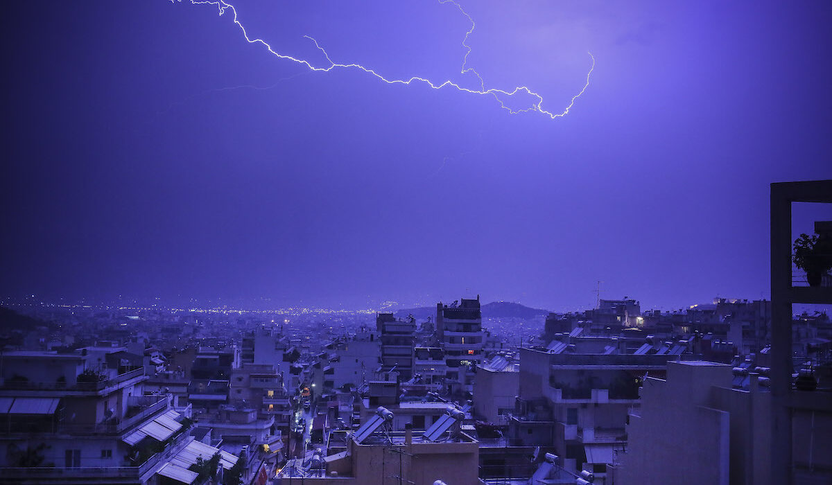 Χαλάει ο καιρός από σήμερα με βροχές, καταιγίδες και κρύο – Προειδοποίηση από ΕΜΥ και ΓΓΠΠ