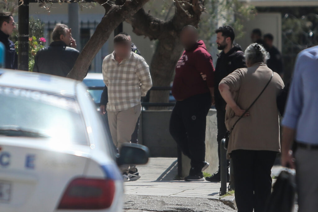Νέα Σμύρνη: Προφυλακιστέοι οι δύο από τους τρεις συλληφθέντες για τον βιασμό της 14χρονης