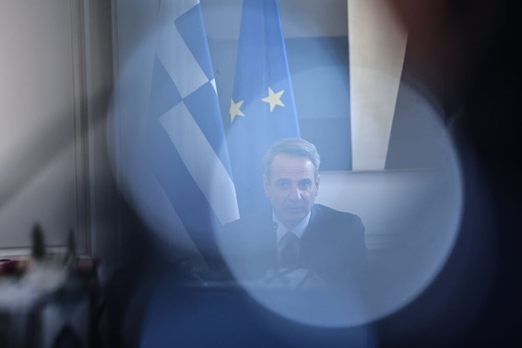 Έβρος, Κατάρ, ΔΕΘ: Όλα στο μίξερ για να σπάσει ο κλοιός των υποκλοπών