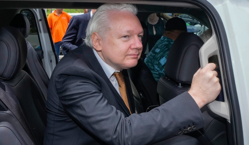 Wikileaks: Οι μεγαλύτερες αποκαλύψεις της σελίδας του Τζούλιαν Ασάνζ που ταρακούνησαν κράτη και εταιρείες