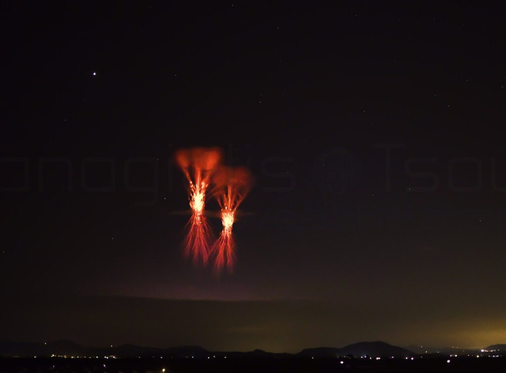 Σπάνιος κεραυνός με διπλό red sprite στο Αιγαίο – Συγκλονιστική φωτογραφία