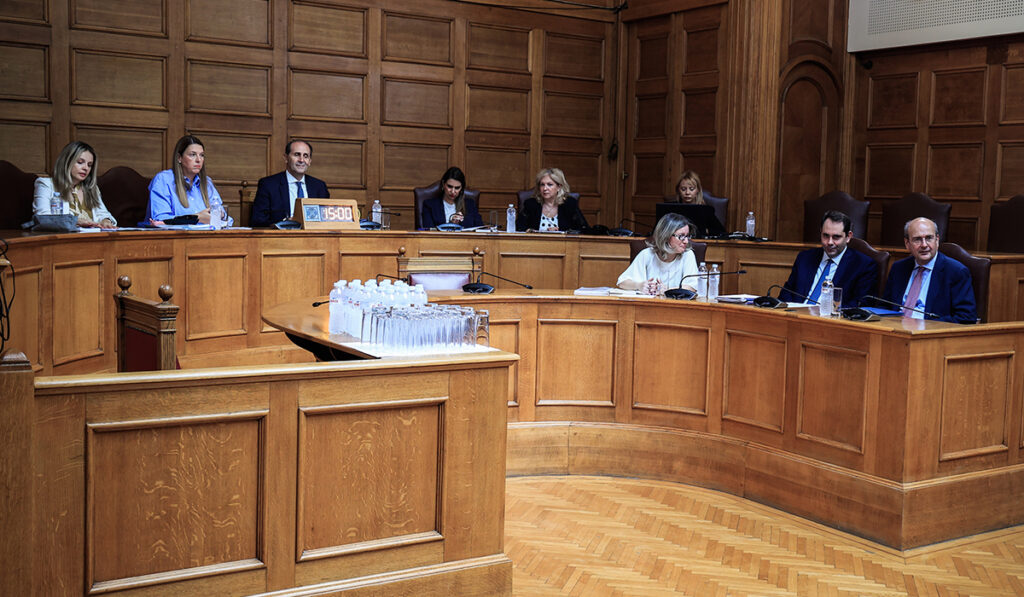 Βουλή: Εγκρίθηκε το σχέδιο Προϋπολογισμού από την Επιτροπή Οικονομικών