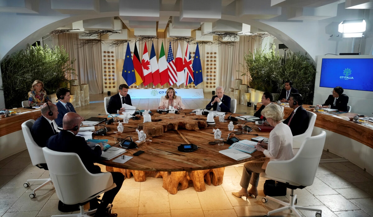 Με… ξένα λεφτά η βοήθεια στην Ουκρανία: Δίνουν 50 δισ. οι G7 από τα «παγωμένα» ρωσικά κεφάλαια