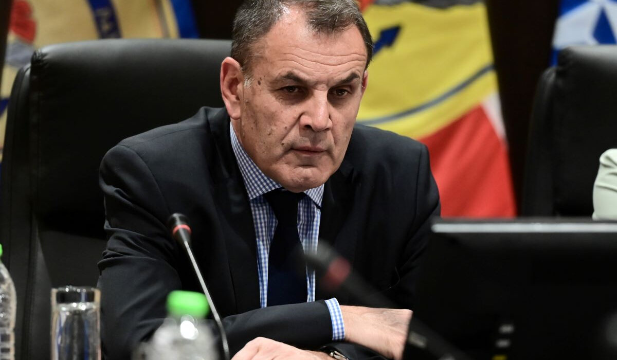 Ομολογία ότι συνεχίζουμε και στέλνουμε όπλα στην Ουκρανία από Παναγιωτόπουλο